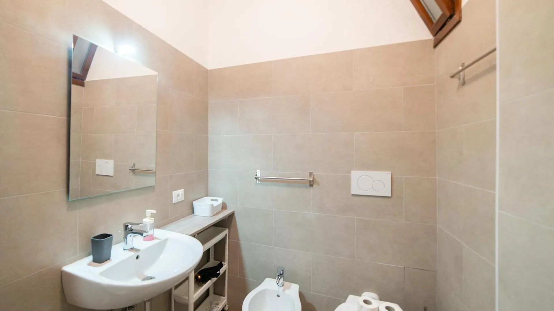 Twin Grande, Grazioso Pied-A-Terre A Venezia Daire 0*, Venedik